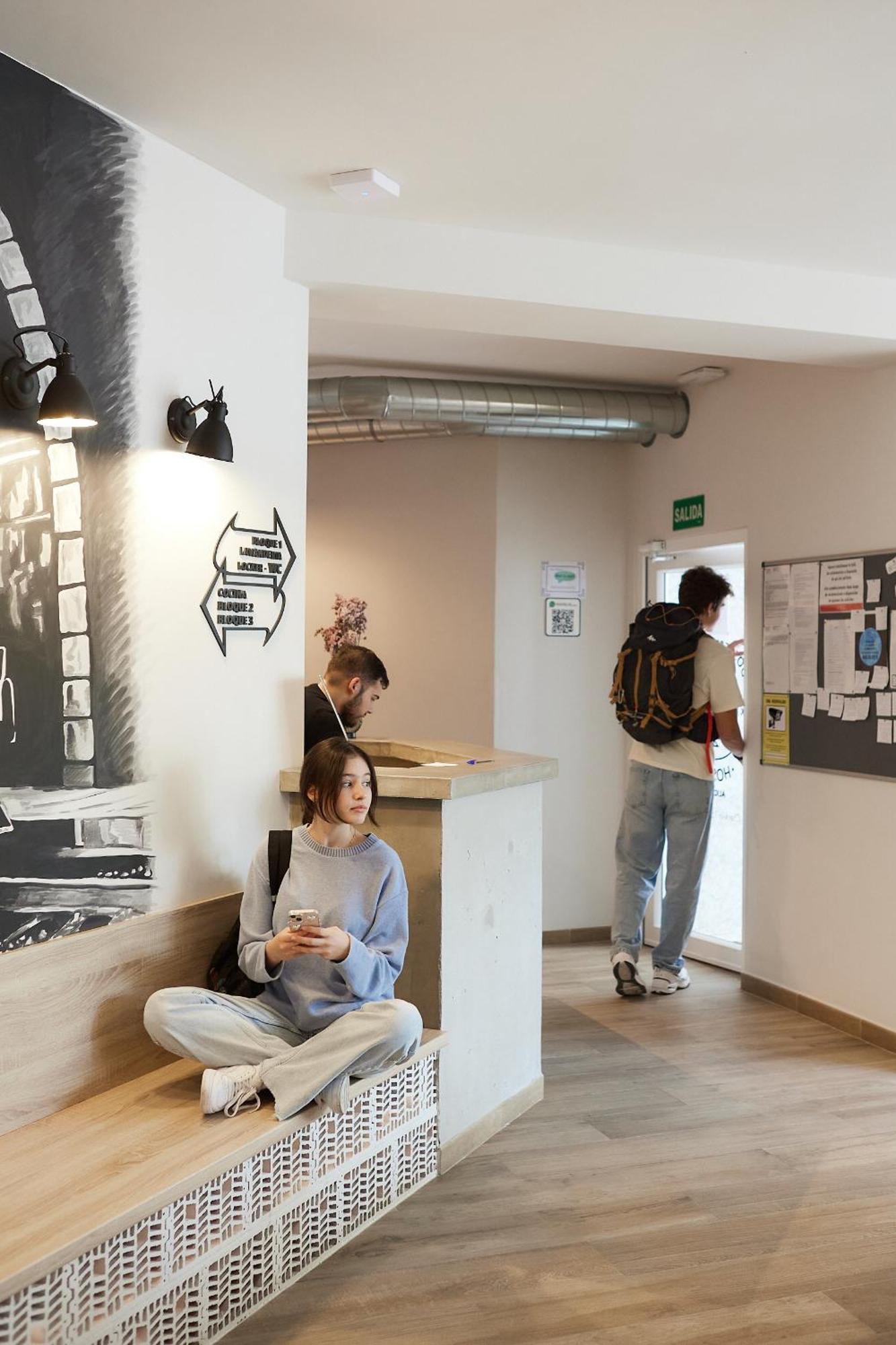 Hostel Dos Estaciones - Free Towels, Coffee & Tea, Remote Check-In Alicante Exterior foto